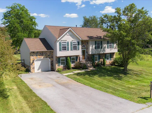 456 Westminster Ct, Hagerstown, MD 21740