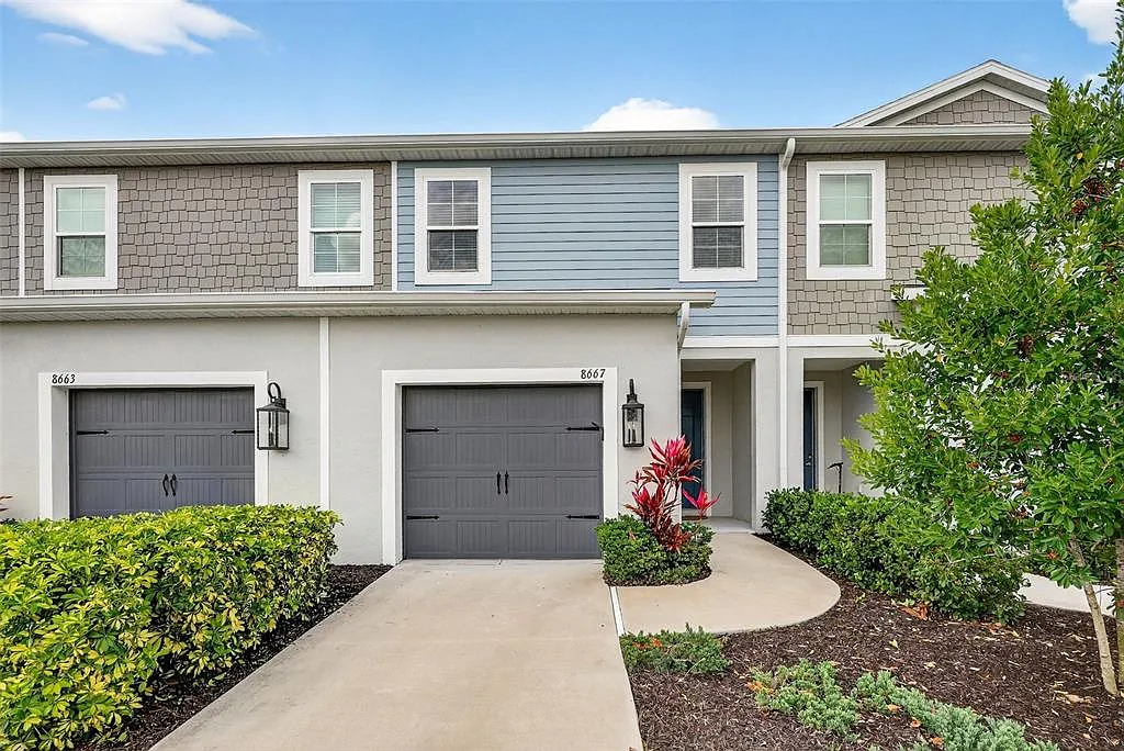 3 bed, 2.5 bath, 1822 sqft, $2,200 — Photo 1
