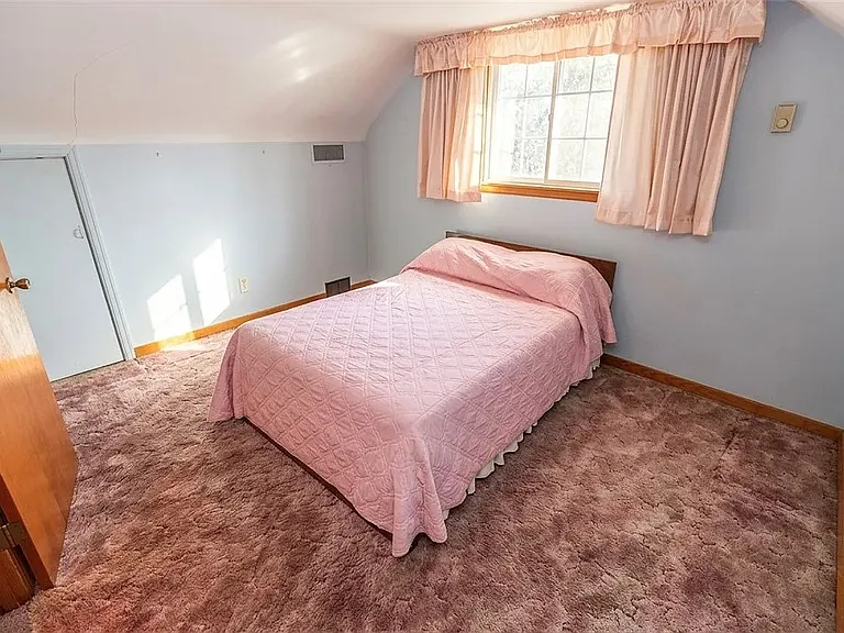 123 E Mifflin St — Photo 9
