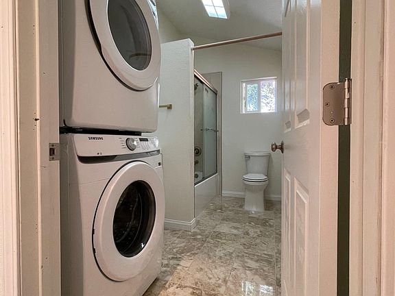4th image of 1061 Belvedere Ln