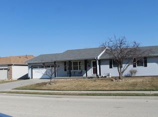 415 Water Tower Rd N, Manteno, IL 60950