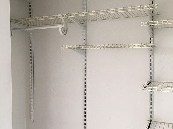 4th image of 6321 Pembroke Rd APT 1