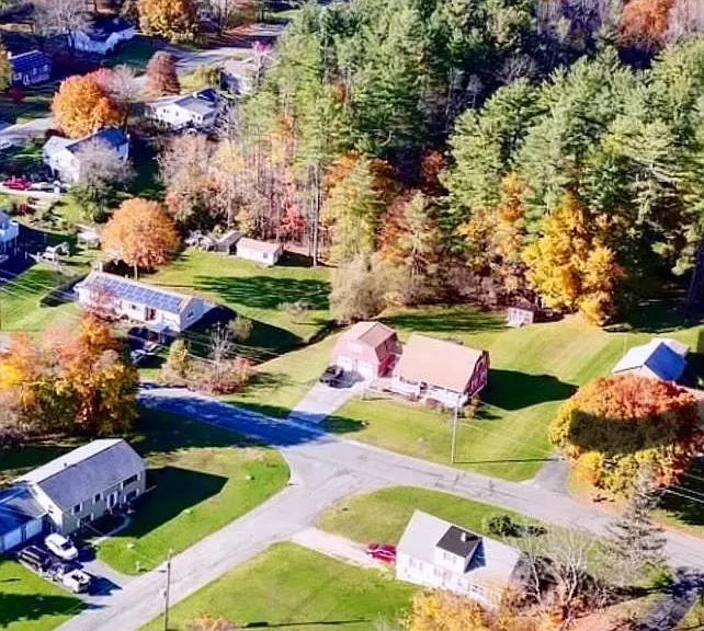 House and Laurel Lake