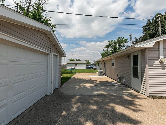 4th image of 2306 9th St