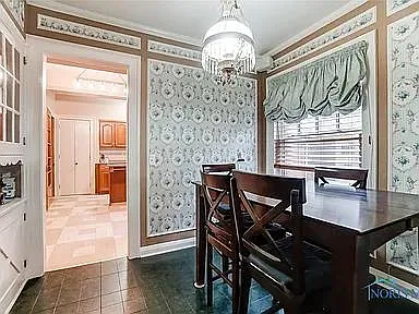 7 bed, 12000 sqft, $4,500 — Photo 4