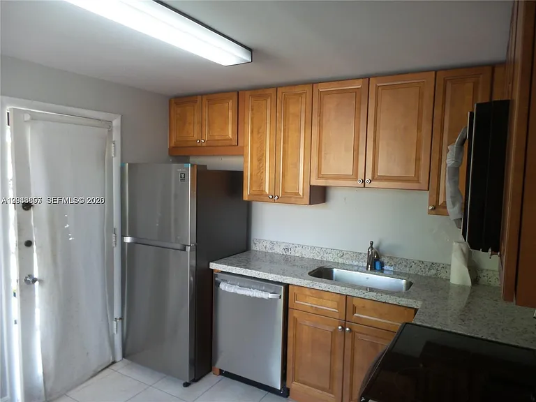 10794 N Kendall Dr #B22 — Photo 8