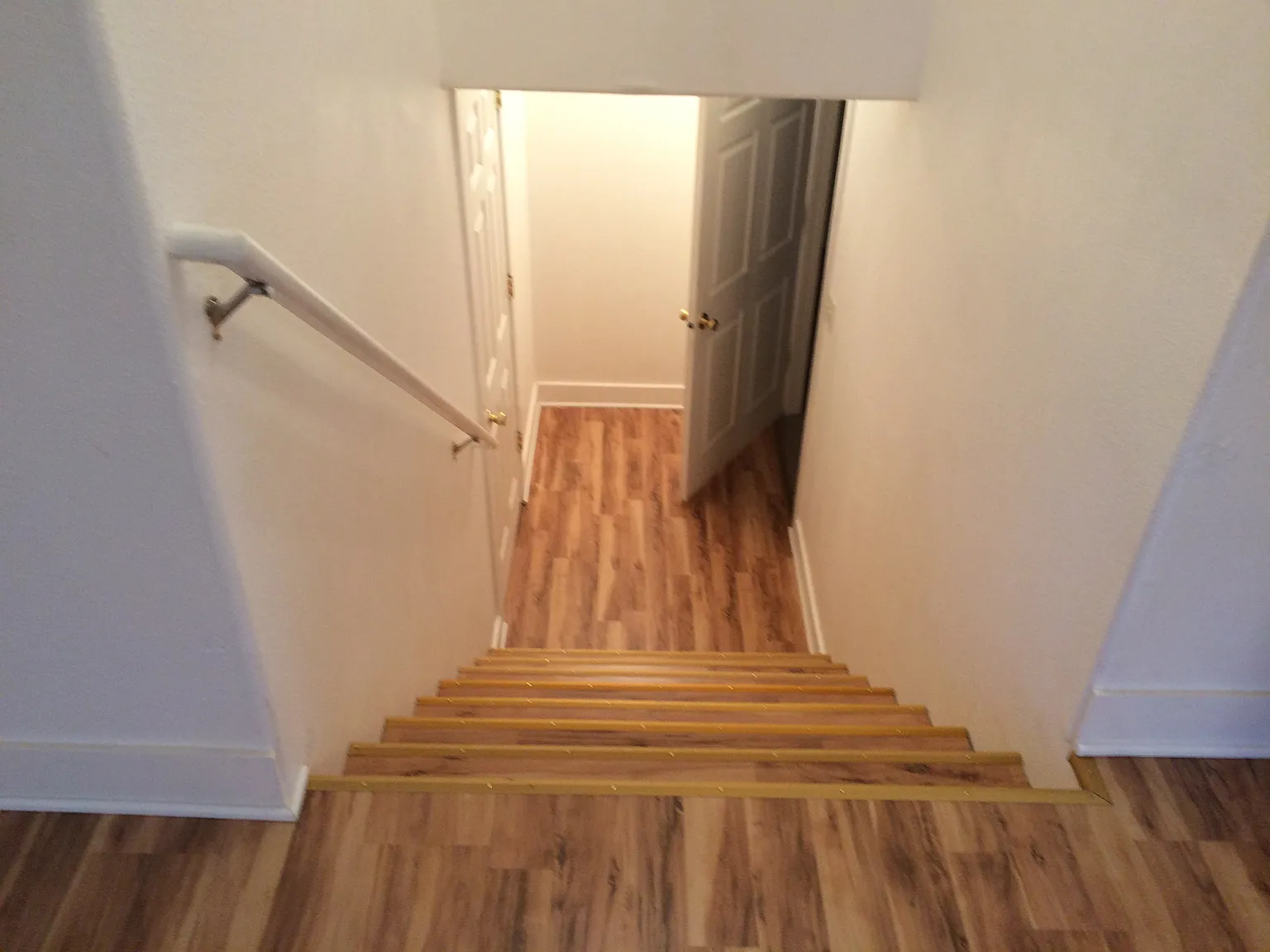 1 bed, 1100 sqft, $1,400 — Photo 3