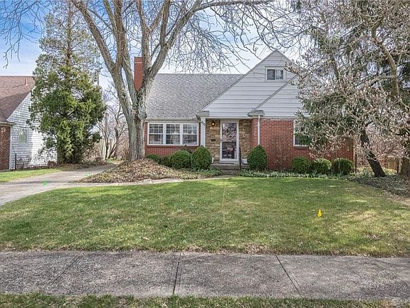 2nd image of 413 Rockcliff Cir