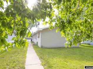 612 S 8th St, Douglas, WY 82633