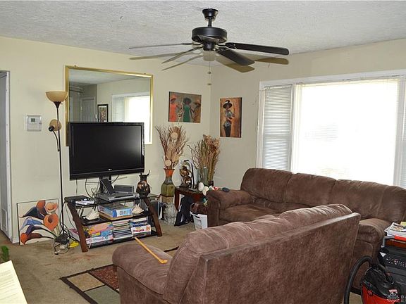 5th image of 15 Homeview Dr