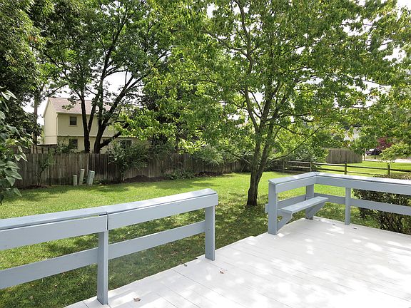 3rd image of 44 Whipple Pl