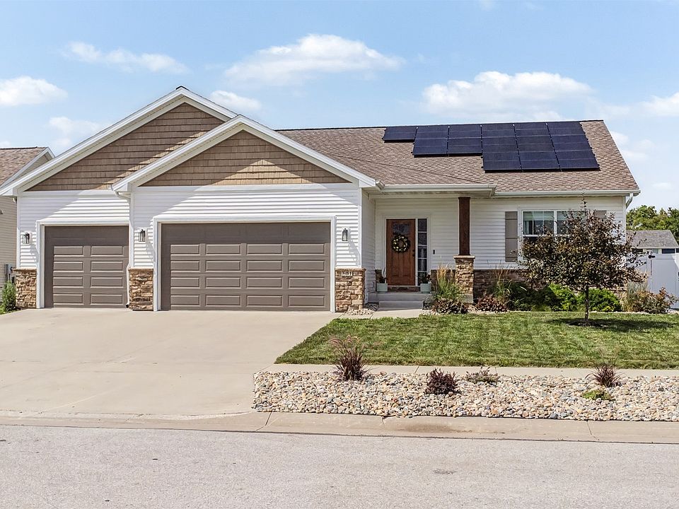 1st image of 301 Hawthorne Cir