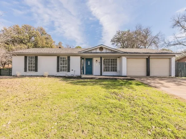 432 Englewood Ln, Hurst, TX 76053