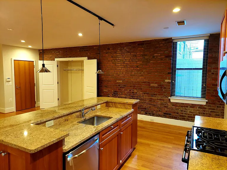 1440 Church St NW — Photo 5