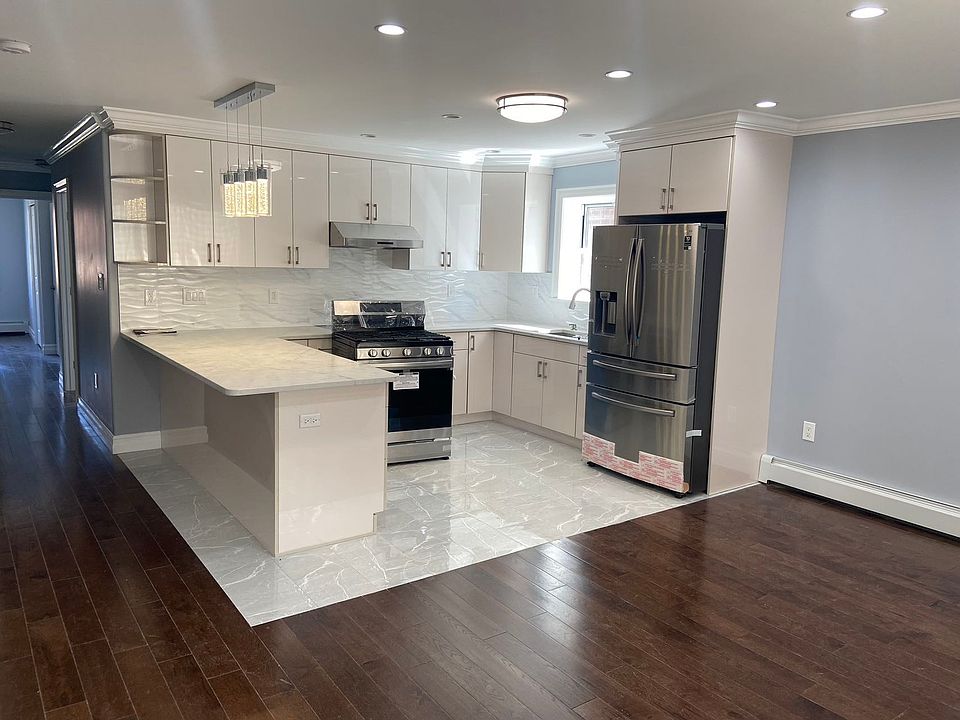 1st image of 15427 20th Ave #1