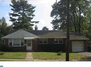 28 Hillside Rd, Mount Holly, NJ 08060