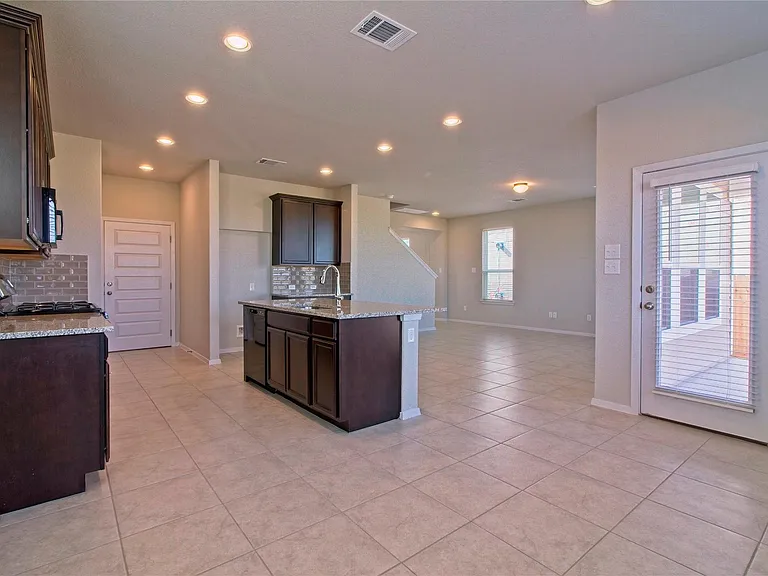 6501 Wolf Pack Dr — Photo 10