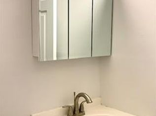 200 Christopher Columbus Dr APT B9, Jersey City, NJ 07302
