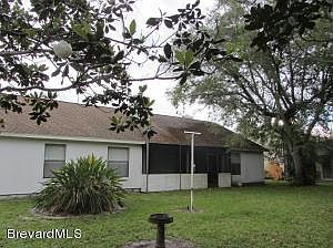 3rd image of 925 Brookshire Cir