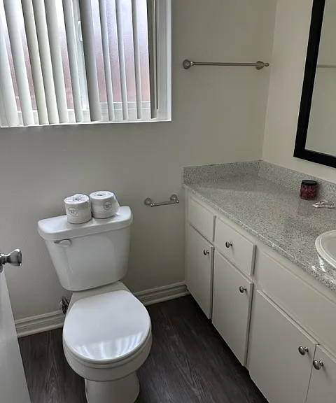 Westbay Apartments — Photo 20