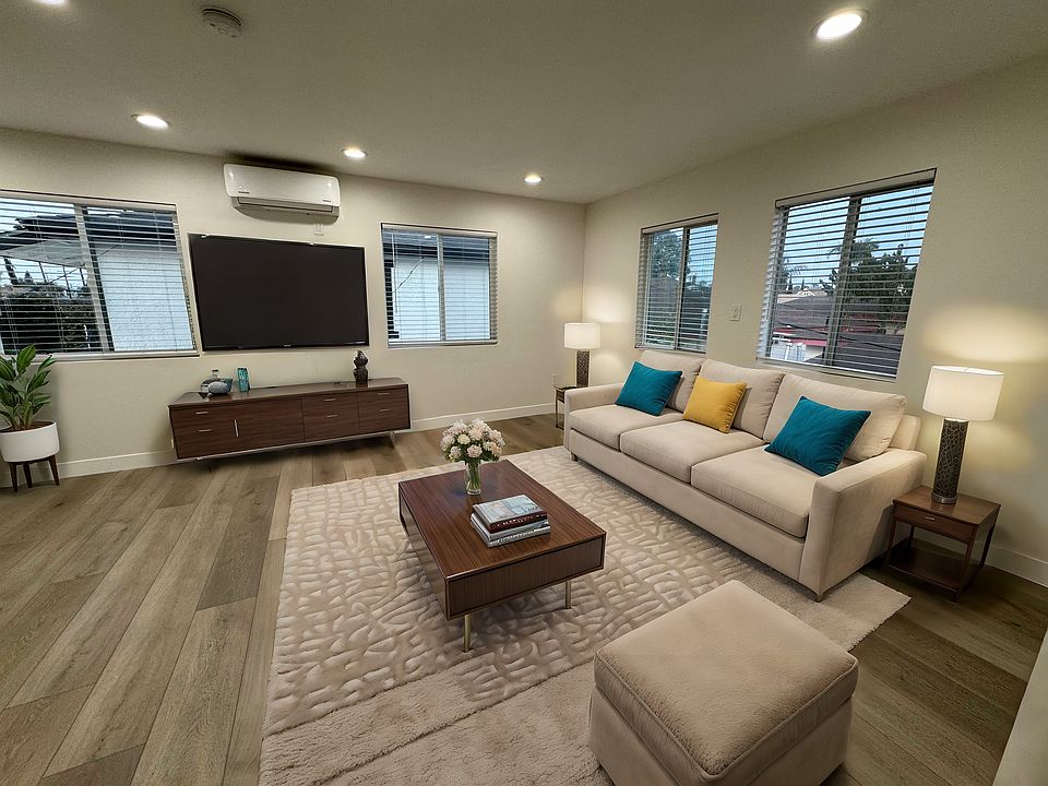 1st image of 3723 E 5th St #1/2