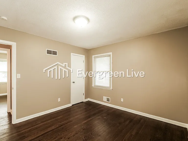 4423 S Union Ave — Photo 12