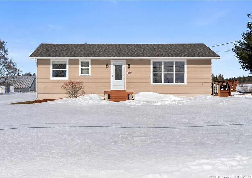 1st image of 1009 Principale Rd