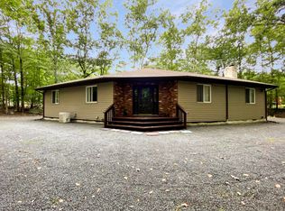 175 Lower Independence Dr, Lackawaxen, PA 18435