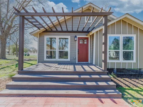 403 W French St, Cuero, TX 77954