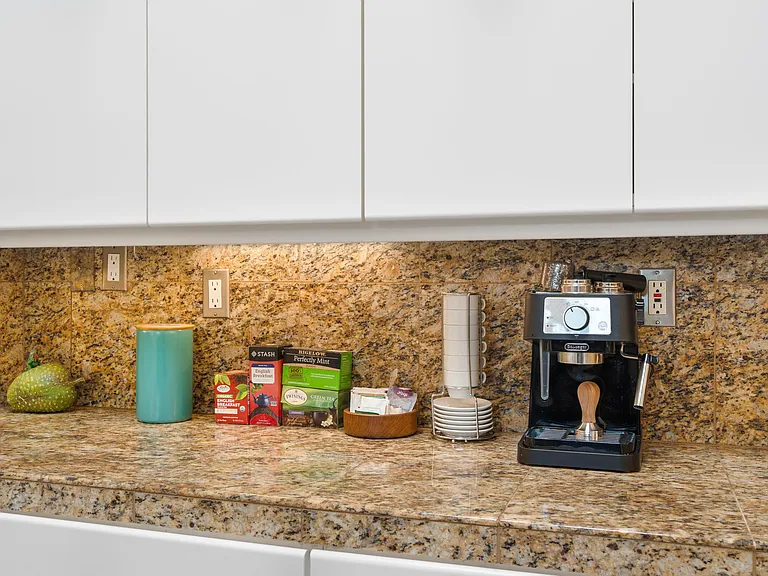 Kitchen / Coffee Maker