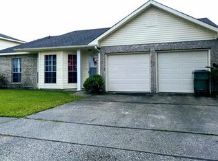 2121 Saulet Pl, Harvey, LA 70058