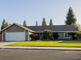 1025 W Sunnyside Ave, Visalia, CA 93277