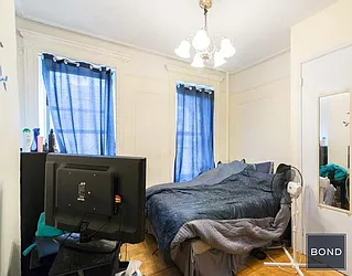 Rented by Bond New York