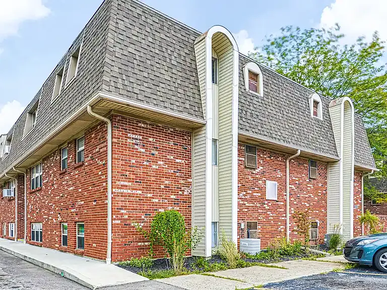 McKaig Court Apartments — Photo 11