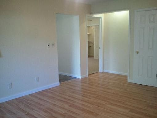 2nd image of 206 Benton Ave