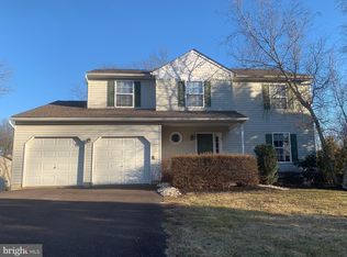 10 Rocky Mountain Cir, Sellersville, PA 18960