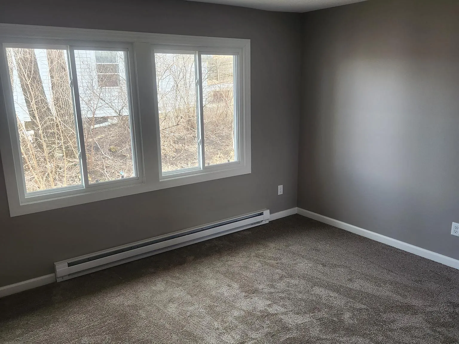 2 bed, 900 sqft, $700 — Photo 2