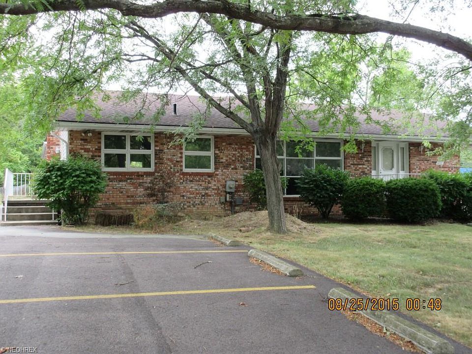 1st image of 4237 Manhattan Ave