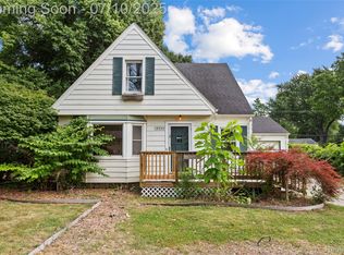 18930 Deering St, Livonia, MI 48152
