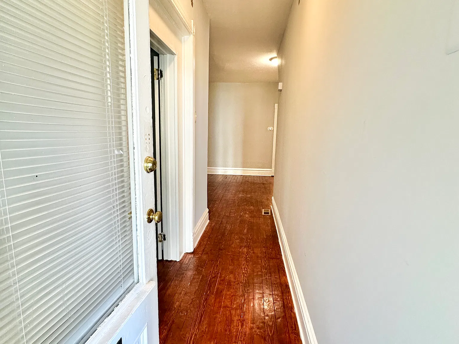 3 bed, 1350 sqft, $1,800 — Photo 3