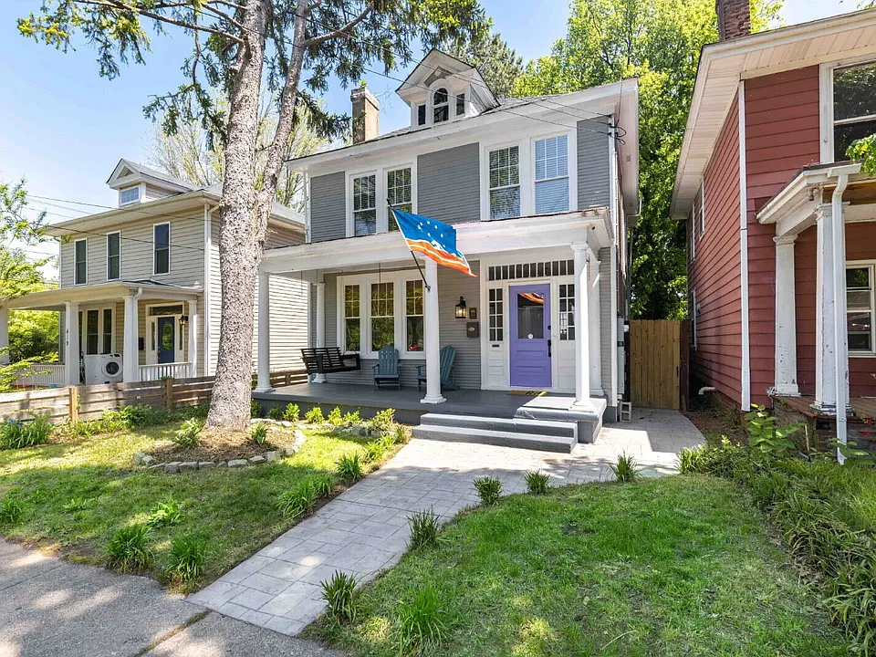 417 W 24th St