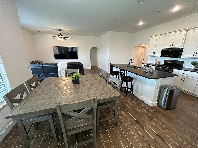 2040 Periwinkle Pl — Photo 8