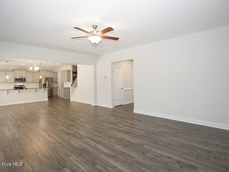 660 Avenue Of The Carolinas — Photo 24