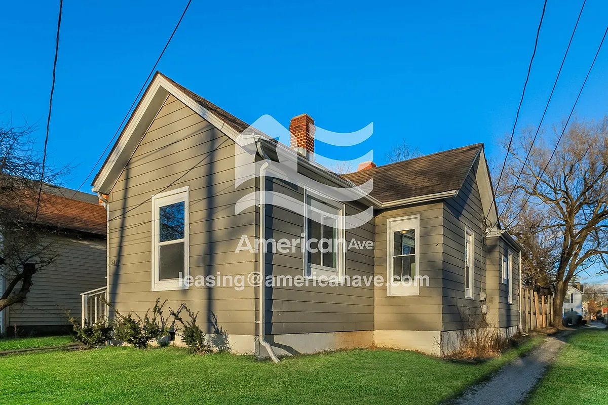 774050_002_wm_-_front_view_13619370.jpg - 2420 Freeman Ave