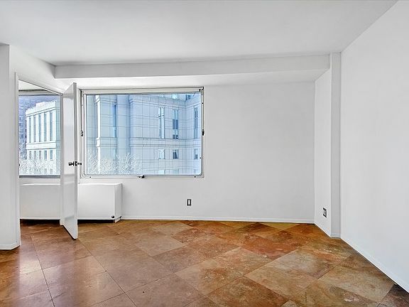 5th image of 170 Park Row Frnt A