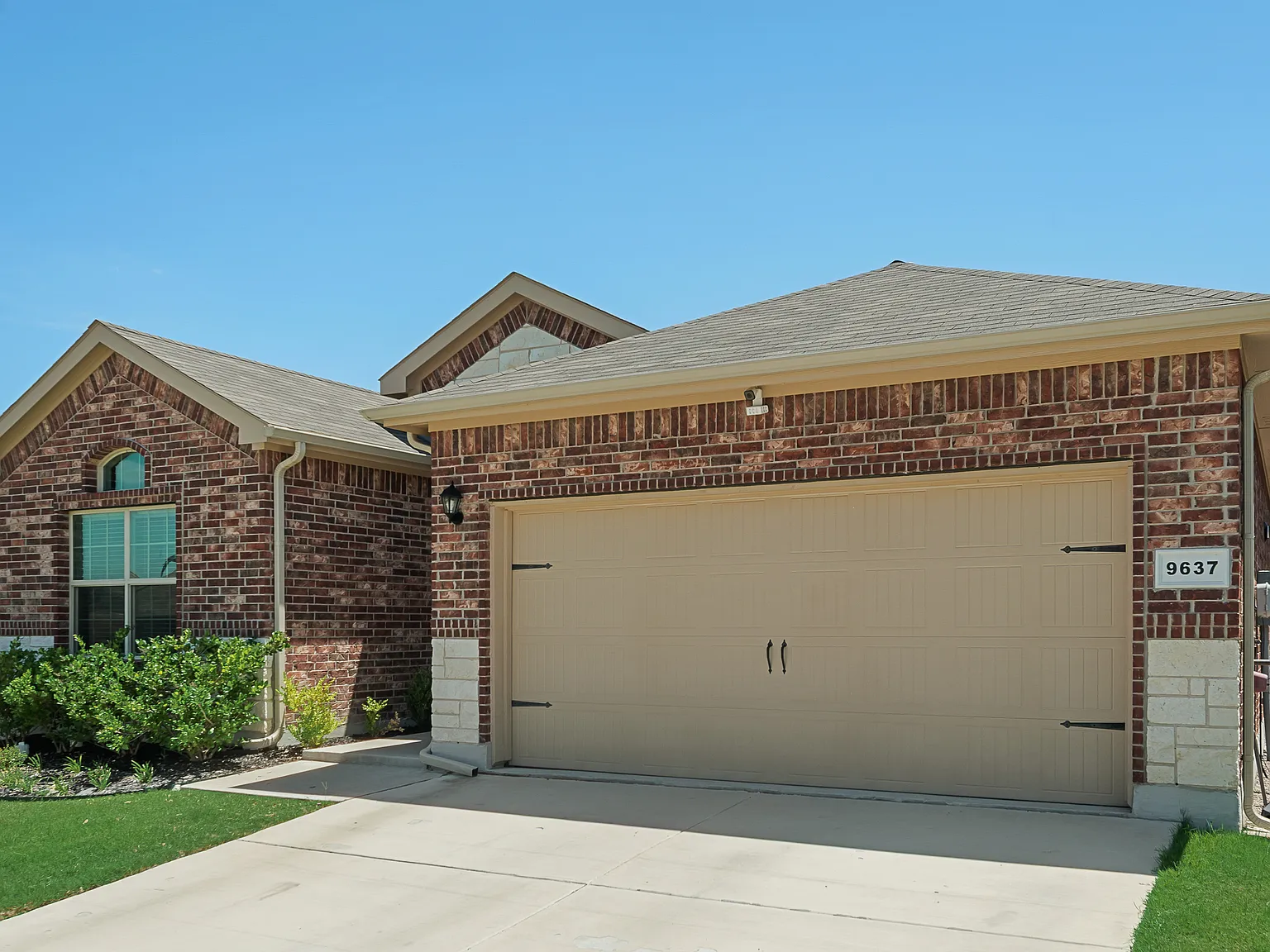 4 bed, 1772 sqft, $2,265 — Photo 3