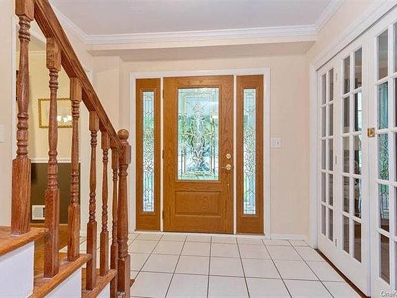 3rd image of 30 Pella Ct