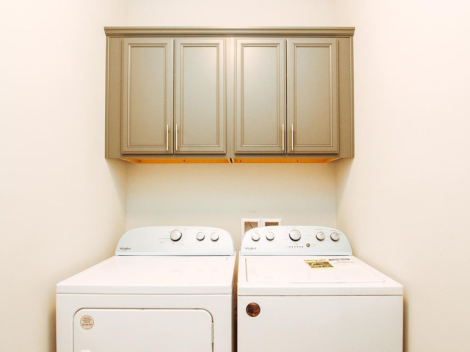1st image of 803 Mariners Cir
