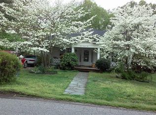 704 15th St SW, Hickory, NC 28602