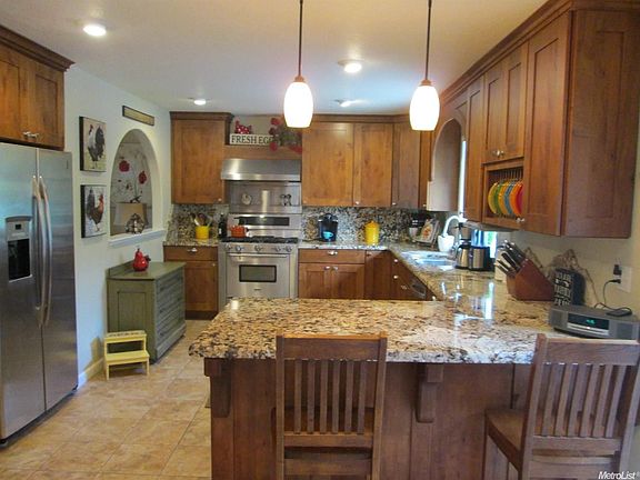 4th image of 4164 Helen Ln